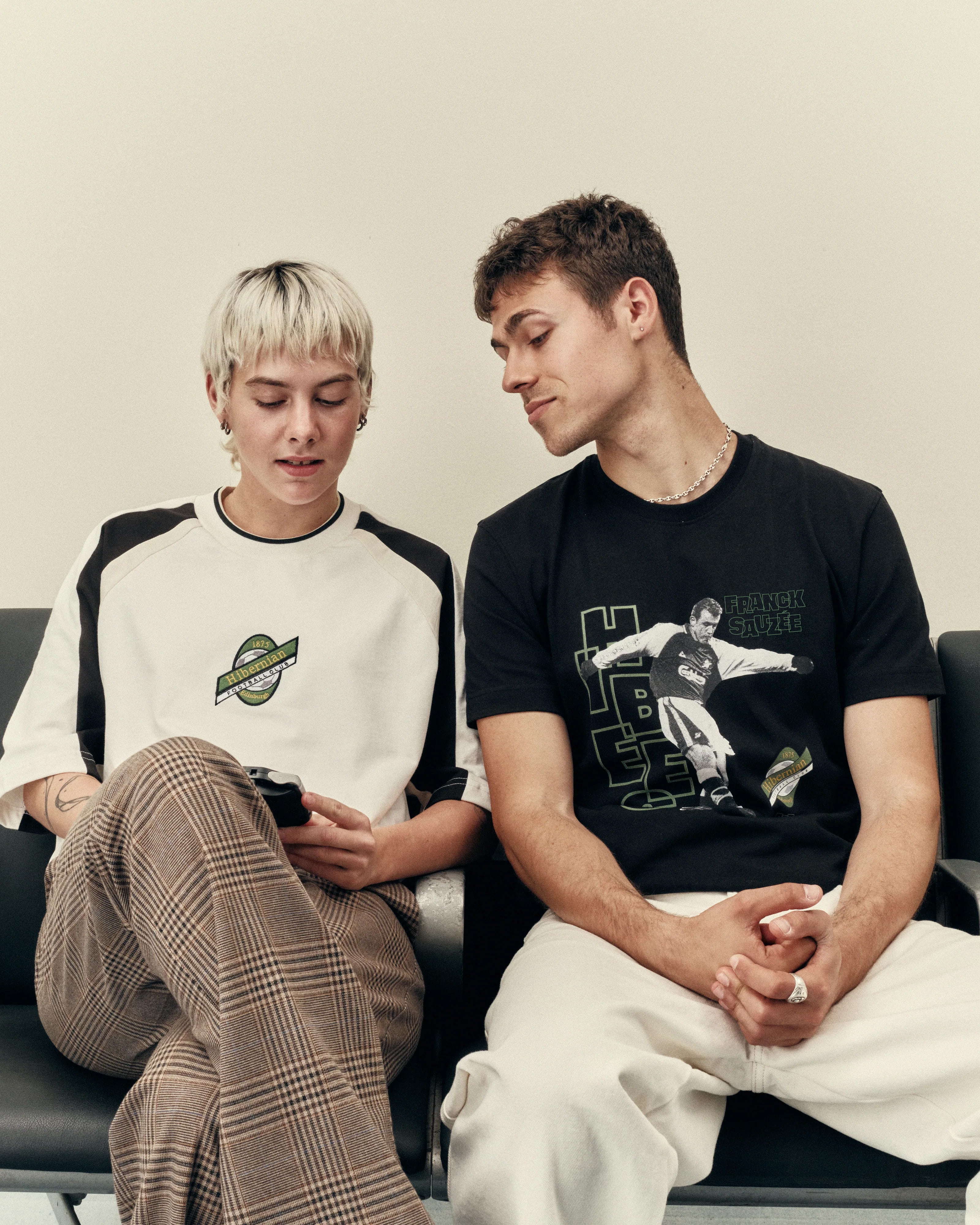 ART OF x Hibernian Sauzee Tee | Hibs Black Graphic Football T-shirt