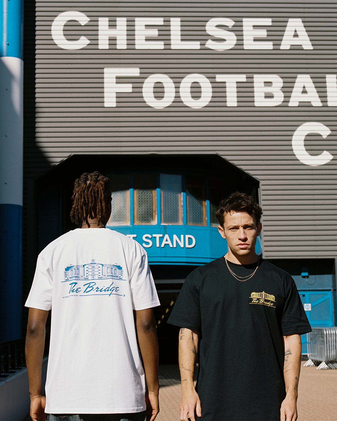 ART OF Chelsea The Bridge Tee | CFC Navy Graphic Football T-Shirt